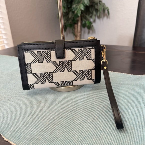 Michael Kors Jet Set Travel Large Double Zip Wristlet wallet - Picture 6 of 8